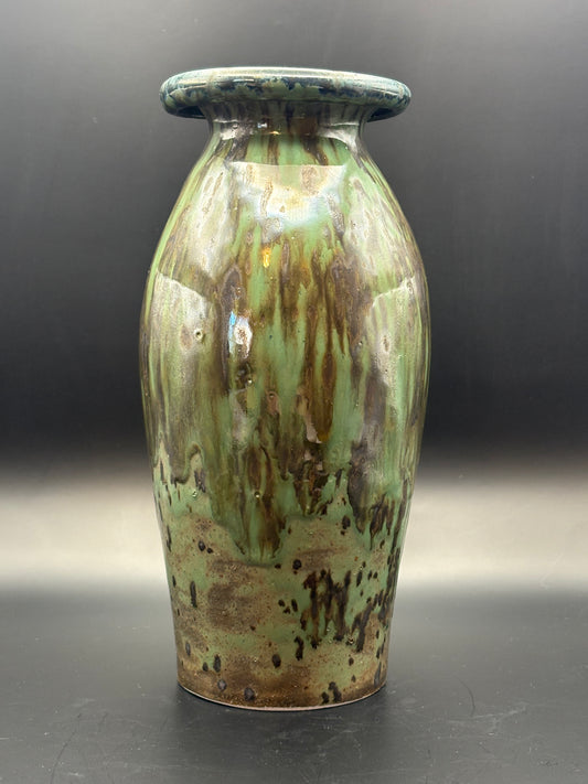 9" Vase with Rolled Rim